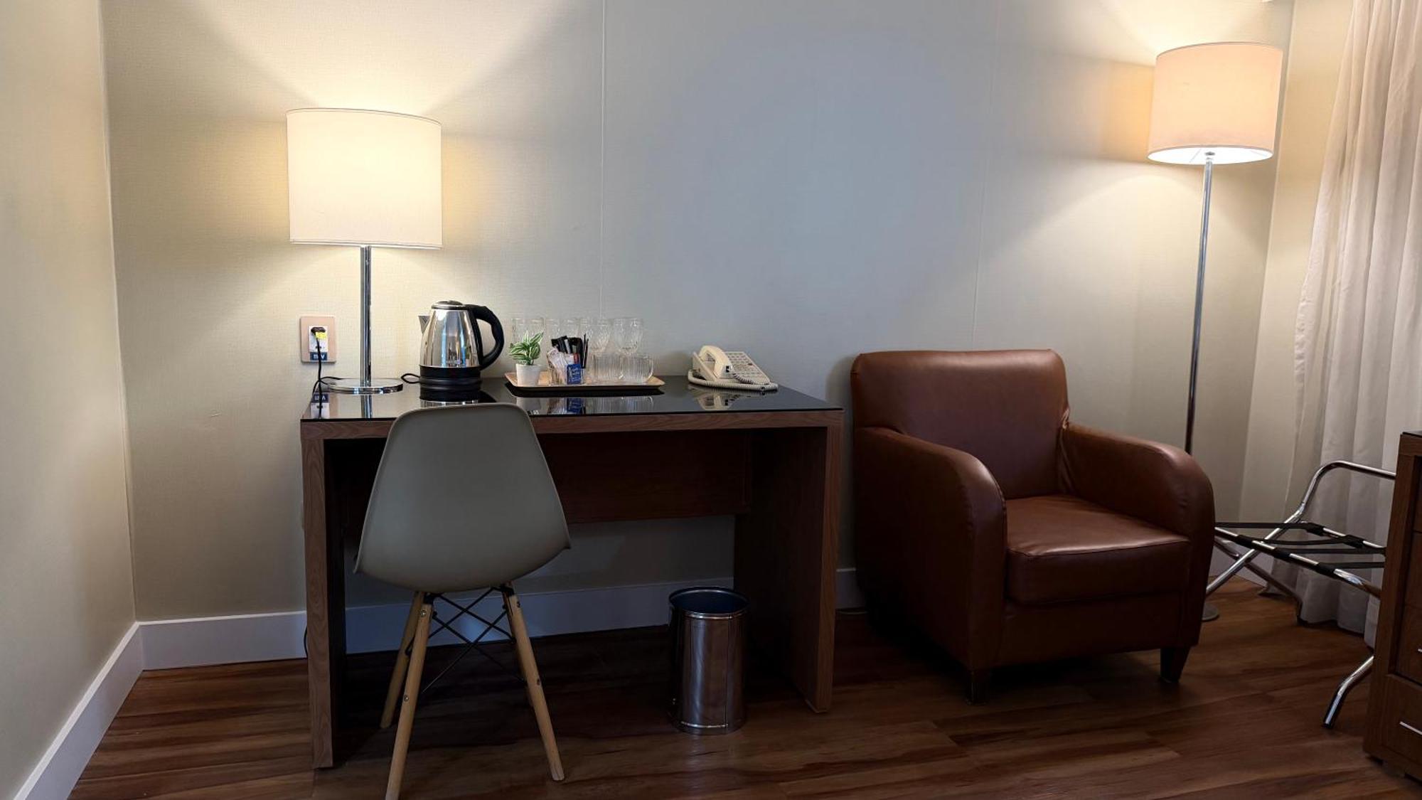 Flatscape - Suite Executiva Ao Lado Do Wtc - Berrini — Photos 2